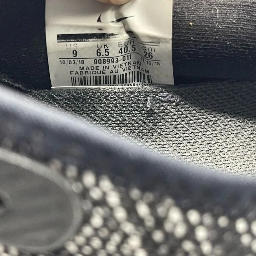 Nike Air Max Sequent 3 Dark Gray and Black - Women’s US 9 - Nike 908993–011